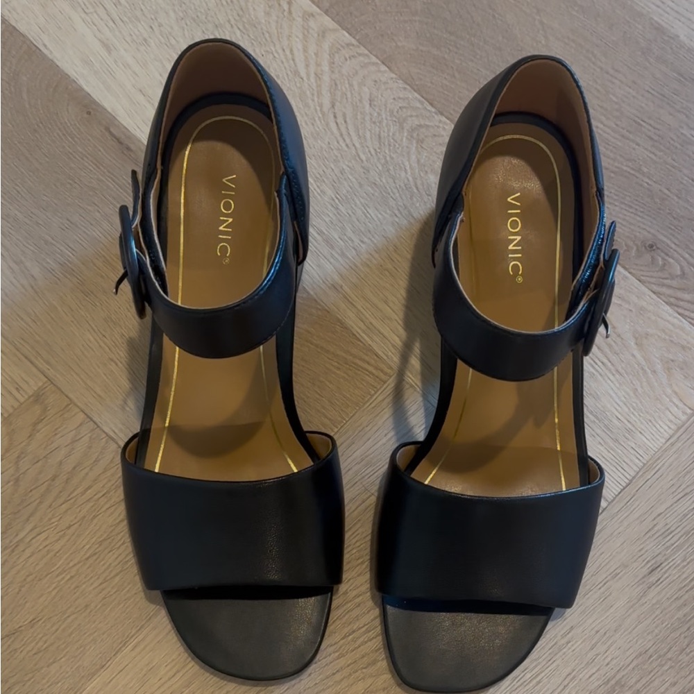 ✨ Moving SALE ✨ Vionic CHARDONNAY HEELED SANDAL - Picture 2 of 6
